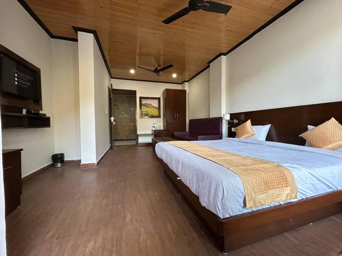 Hotel 7 Heavens Mussoorie Kültér fotó