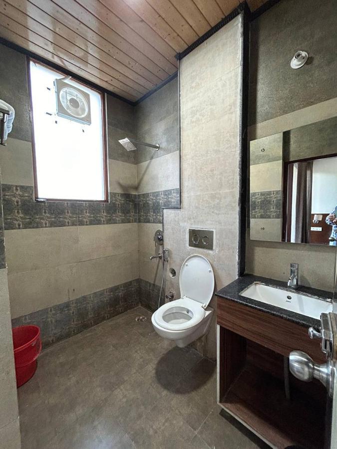 Hotel 7 Heavens Mussoorie Kültér fotó