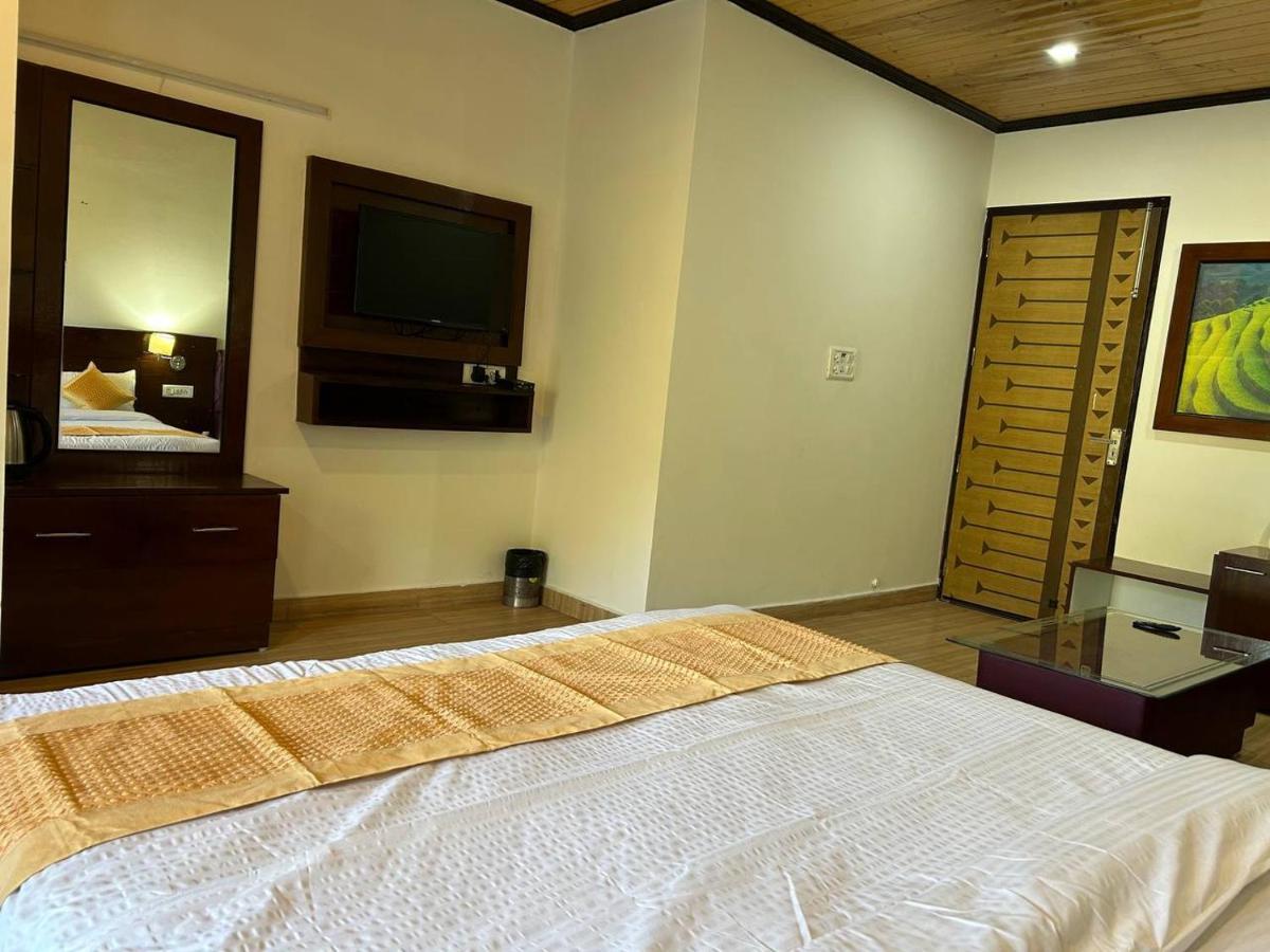 Hotel 7 Heavens Mussoorie Kültér fotó