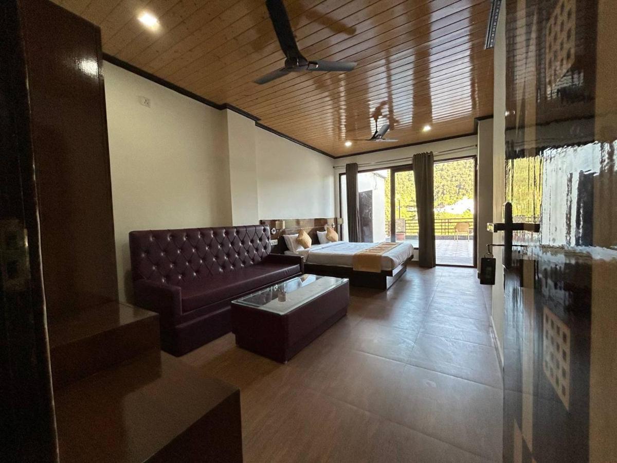 Hotel 7 Heavens Mussoorie Kültér fotó